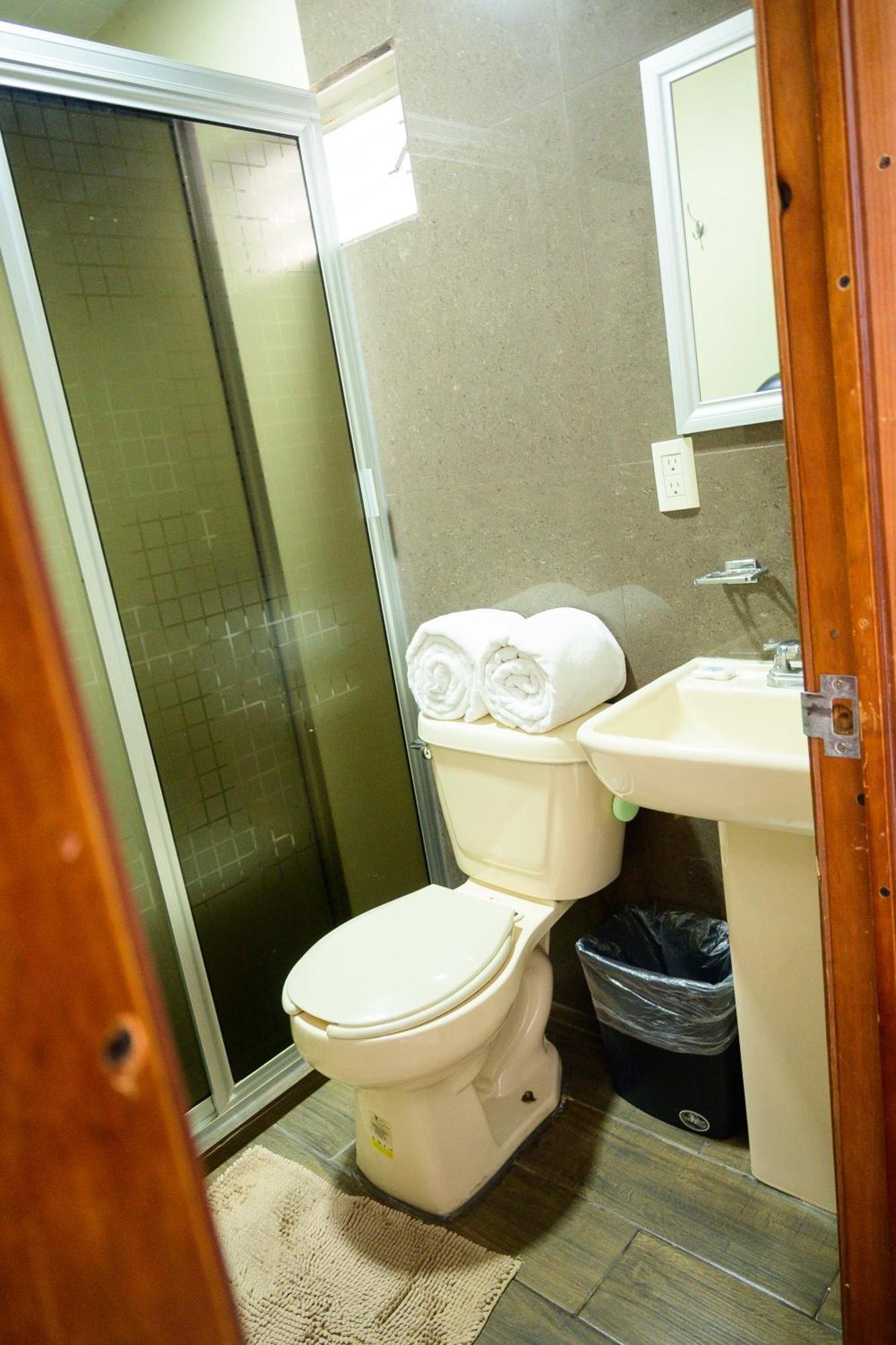 Hotel Acuario En Ocotlan Luaran gambar